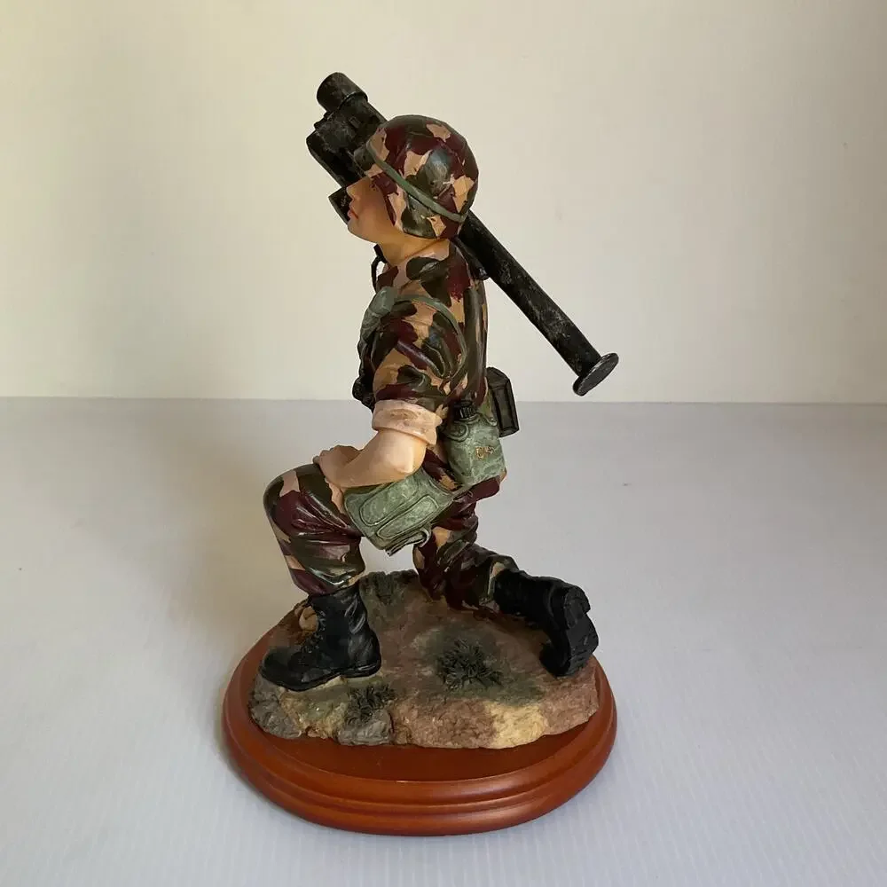 American Heroes Vanmark 1999 “Stinger Defense” Soldier Figurine Limited Edition - Picture 4 of 8